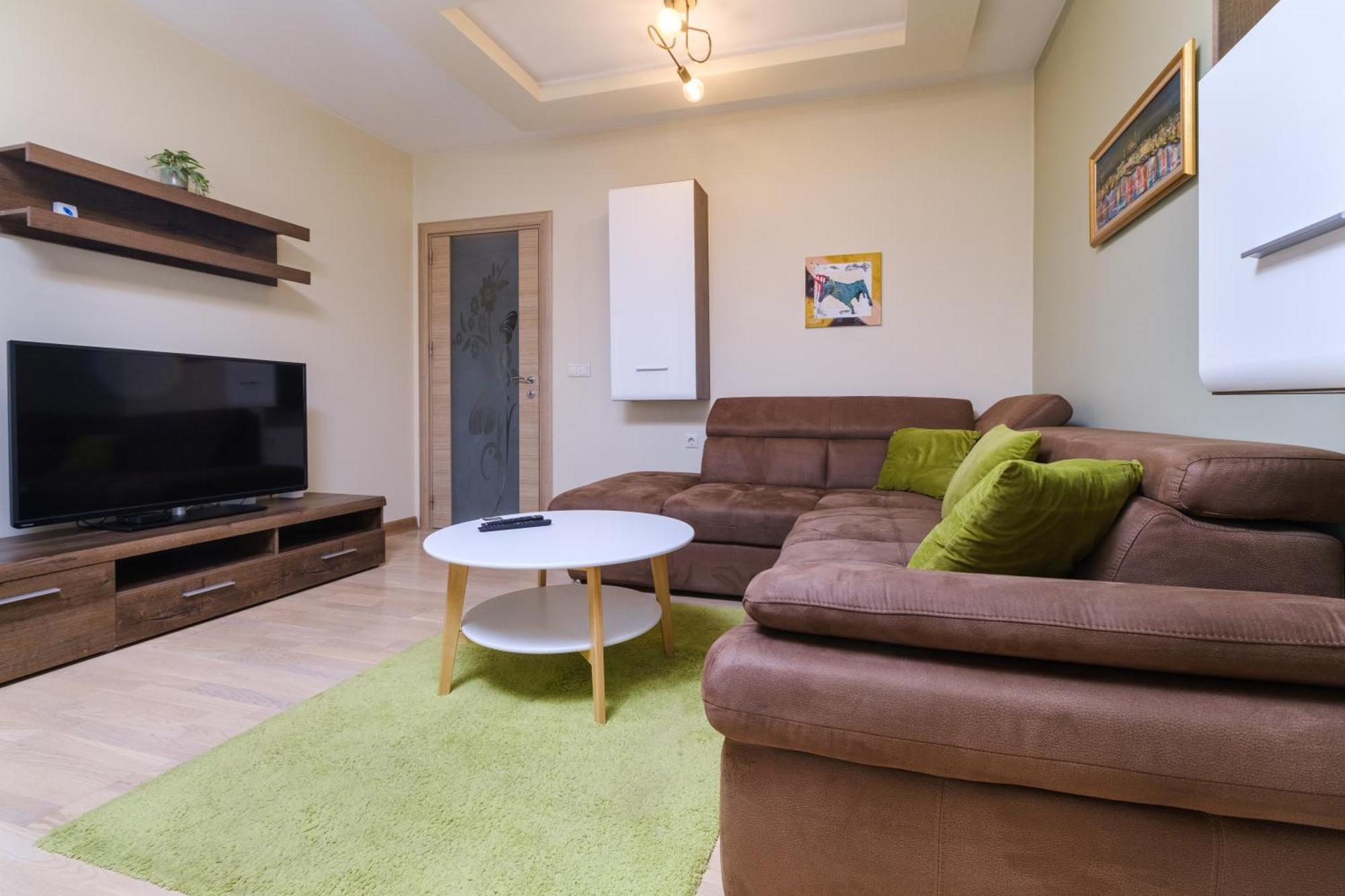 Riverside 2-Bedroom Apartment Plovdiv Luaran gambar