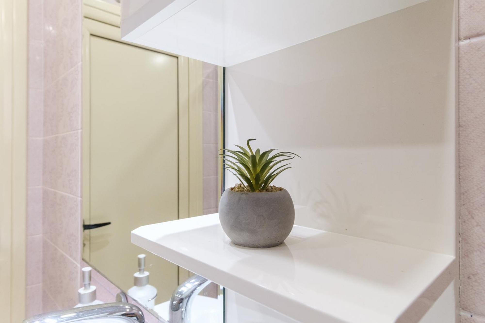 Riverside 2-Bedroom Apartment Plovdiv Luaran gambar