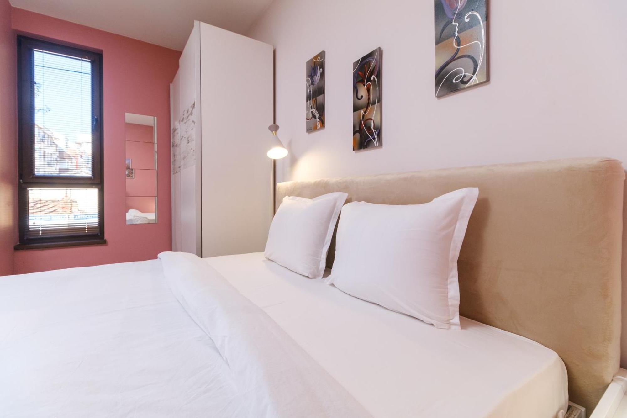 Riverside 2-Bedroom Apartment Plovdiv Luaran gambar