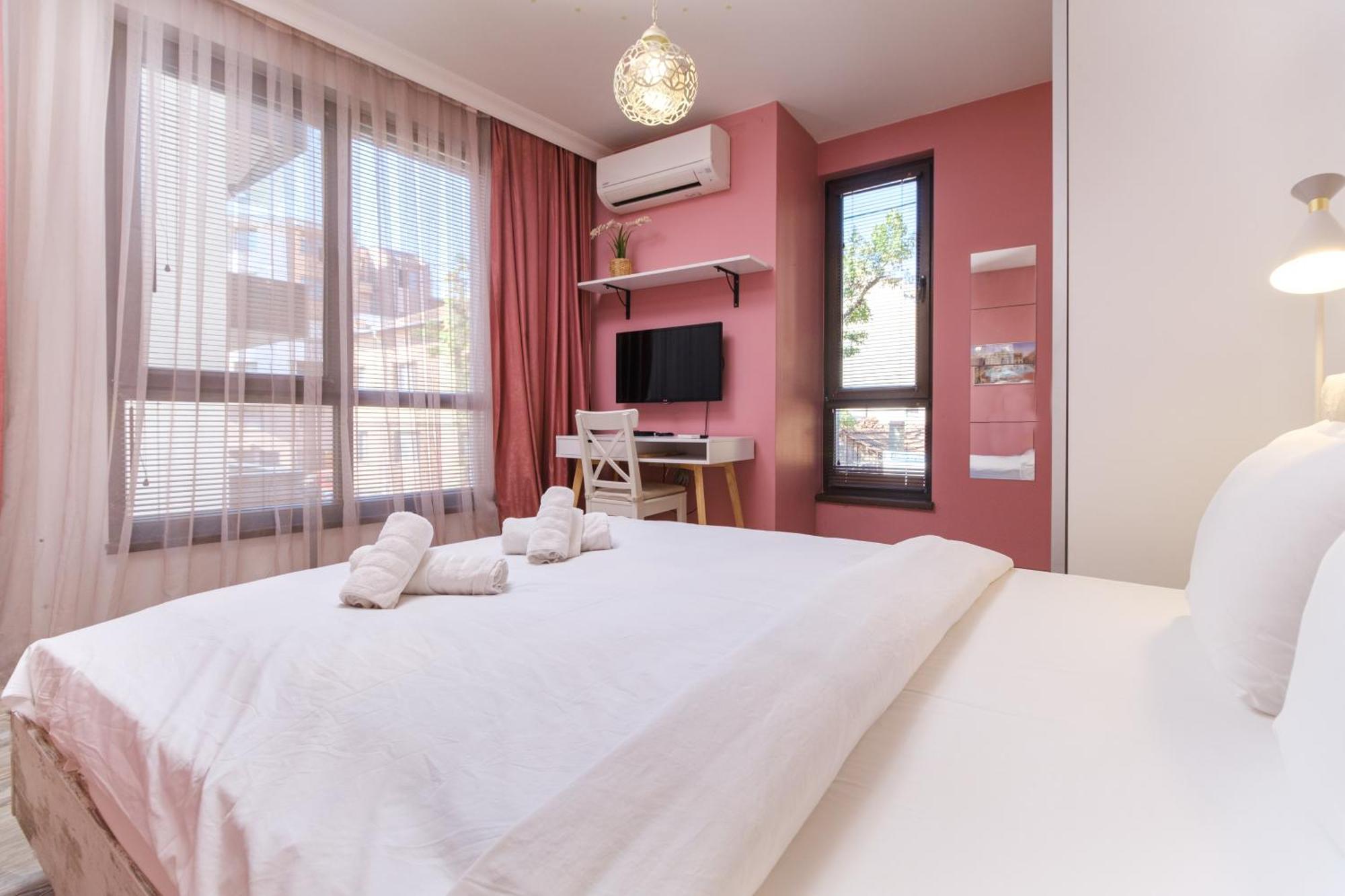 Riverside 2-Bedroom Apartment Plovdiv Luaran gambar