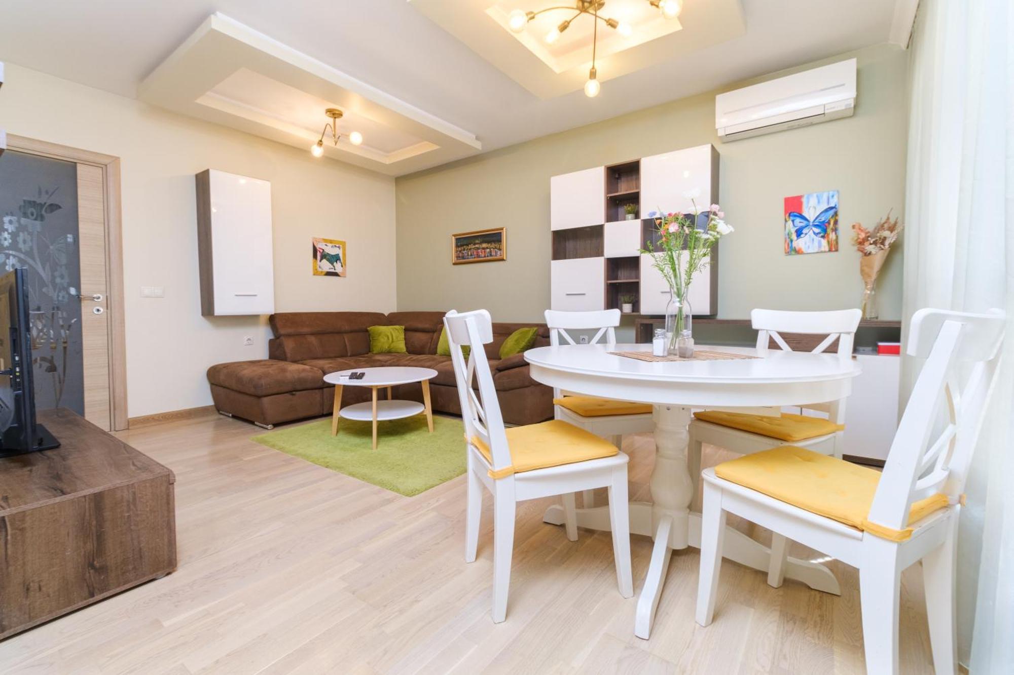 Riverside 2-Bedroom Apartment Plovdiv Luaran gambar